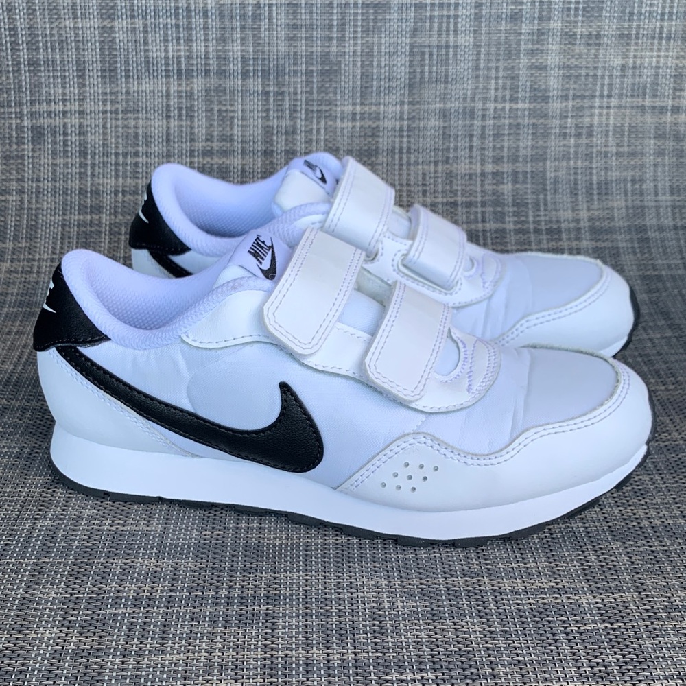 Nike Kids MD Valiant PS 'White Black' Double Strap Sneakers Shoes Youth size 2